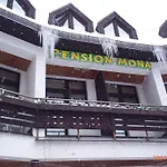 Pensjonat Mona 3*